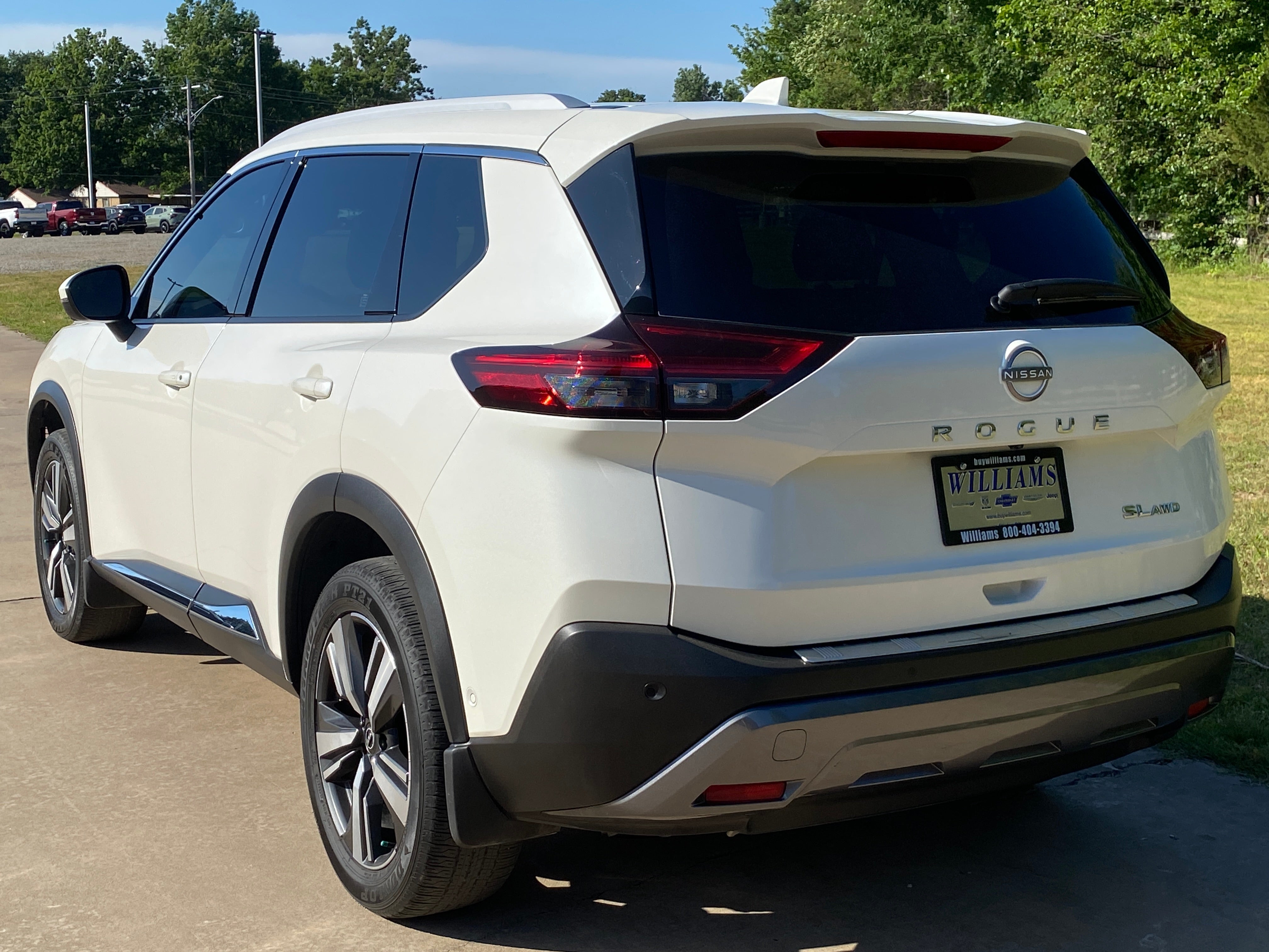 2023 Nissan Rogue SL